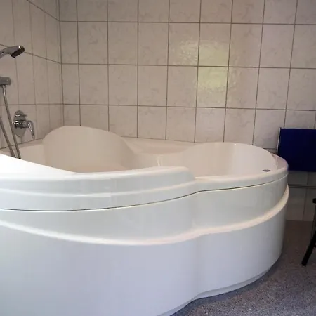 Baker's Pond Two Daire