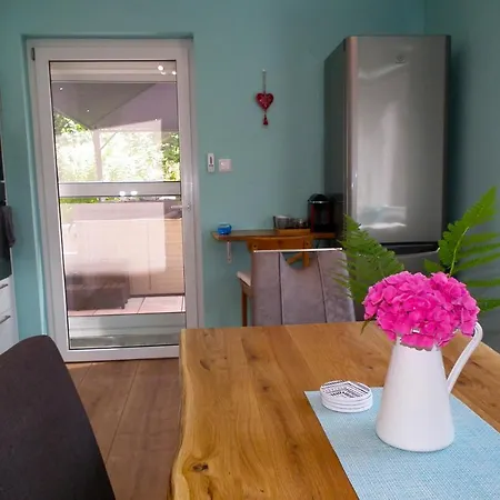 Daire Baker's Pond Two *